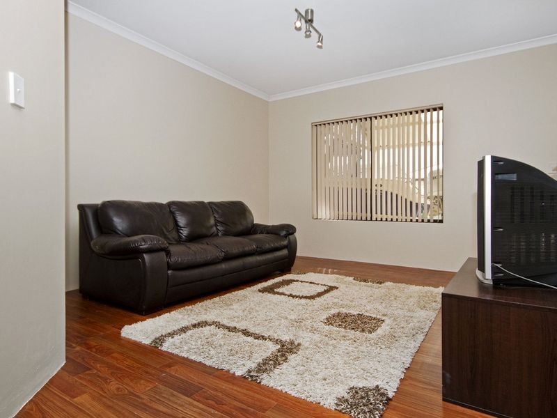 5 Zaragoza Drive, Port Kennedy WA 6172