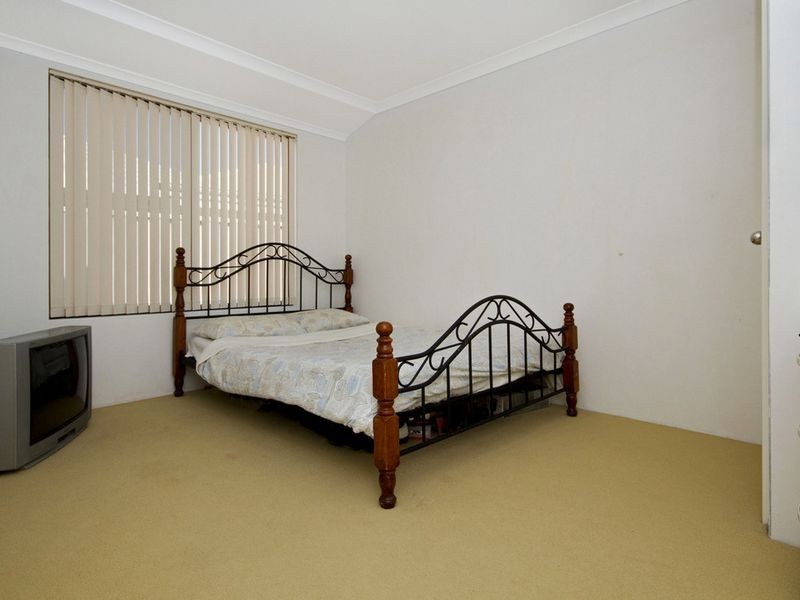 5 Zaragoza Drive, Port Kennedy WA 6172