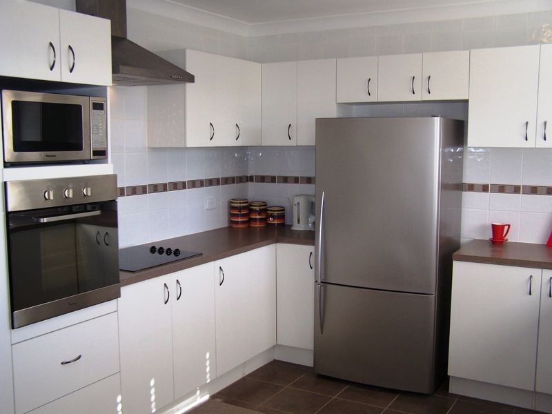 3 Seabrooke Avenue, Rockingham WA 6168