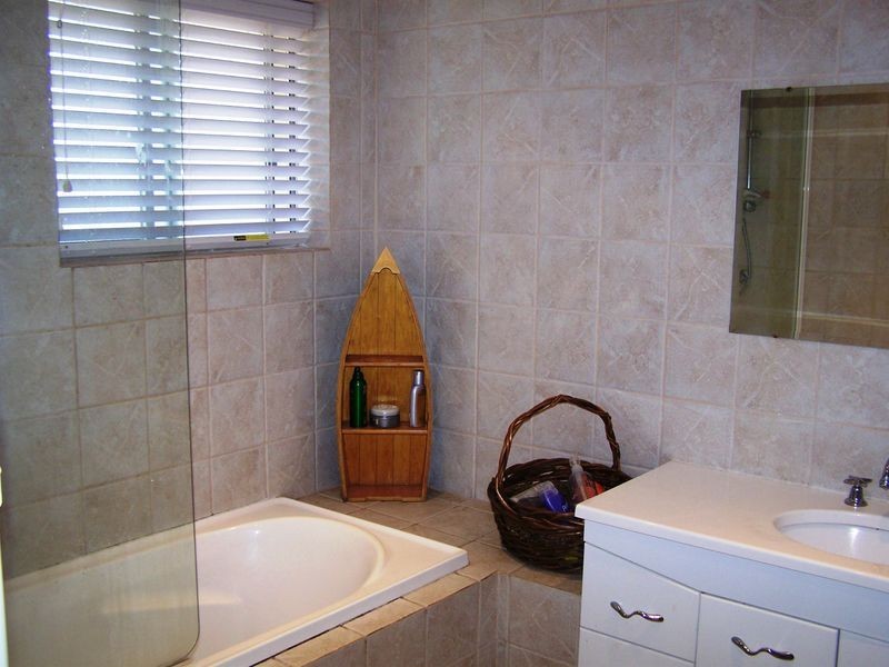 3 Seabrooke Avenue, Rockingham WA 6168