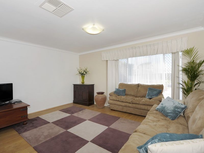 31 Kurrawa Street, Hillman WA 6168