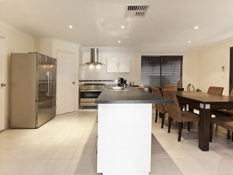 6 Ravenglass Crescent, Waikiki WA 6169