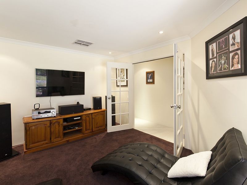 6 Ravenglass Crescent, Waikiki WA 6169