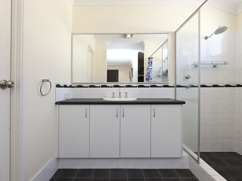 6 Ravenglass Crescent, Waikiki WA 6169