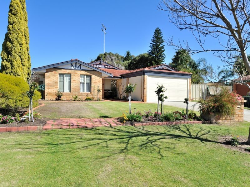 24 Coran Gardens, Warnbro WA 6169