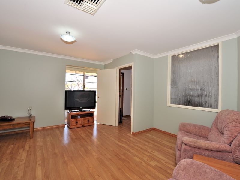 24 Coran Gardens, Warnbro WA 6169