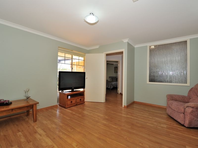 24 Coran Gardens, Warnbro WA 6169