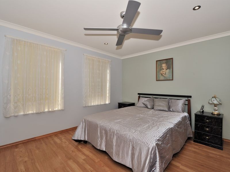 24 Coran Gardens, Warnbro WA 6169