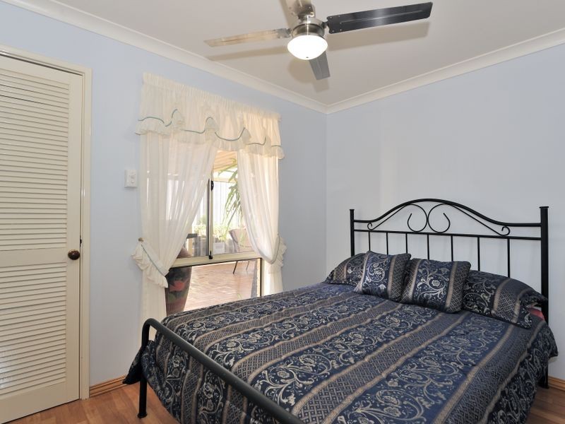 24 Coran Gardens, Warnbro WA 6169