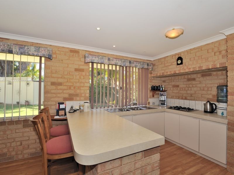 24 Coran Gardens, Warnbro WA 6169