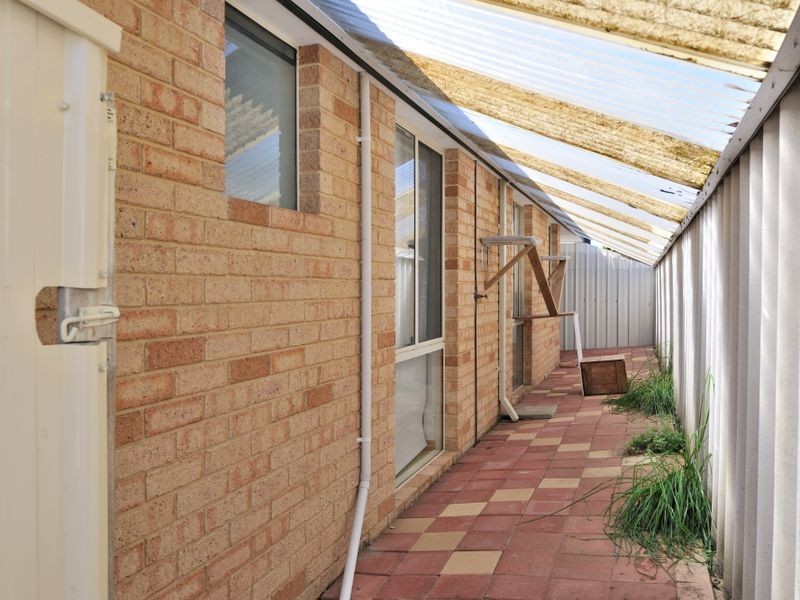 24 Coran Gardens, Warnbro WA 6169