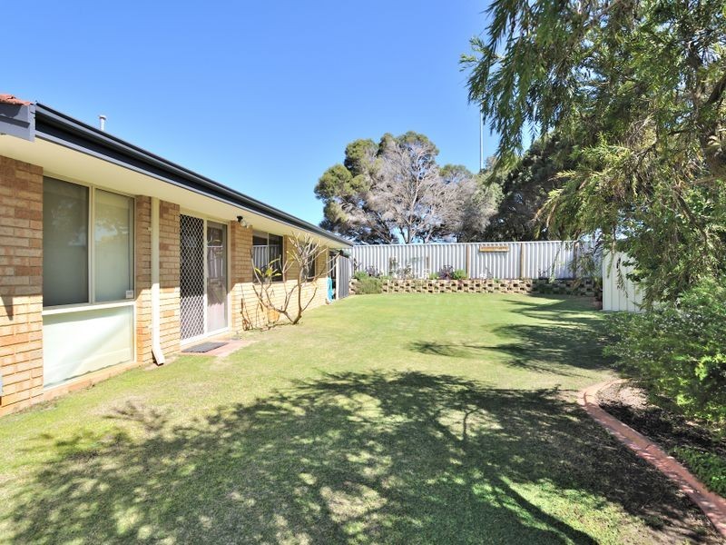 24 Coran Gardens, Warnbro WA 6169