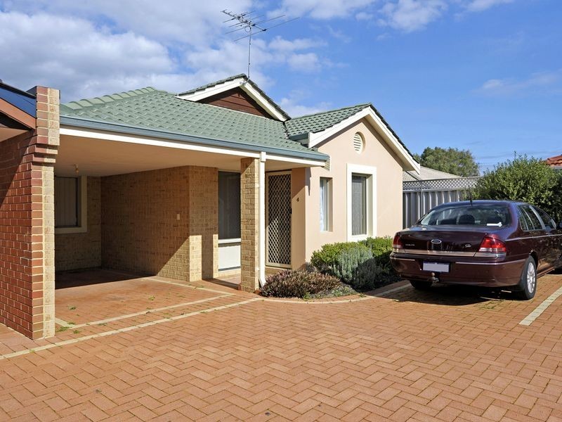 4/23 Royal Palm Drive, Warnbro WA 6169