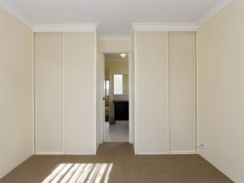 4/23 Royal Palm Drive, Warnbro WA 6169