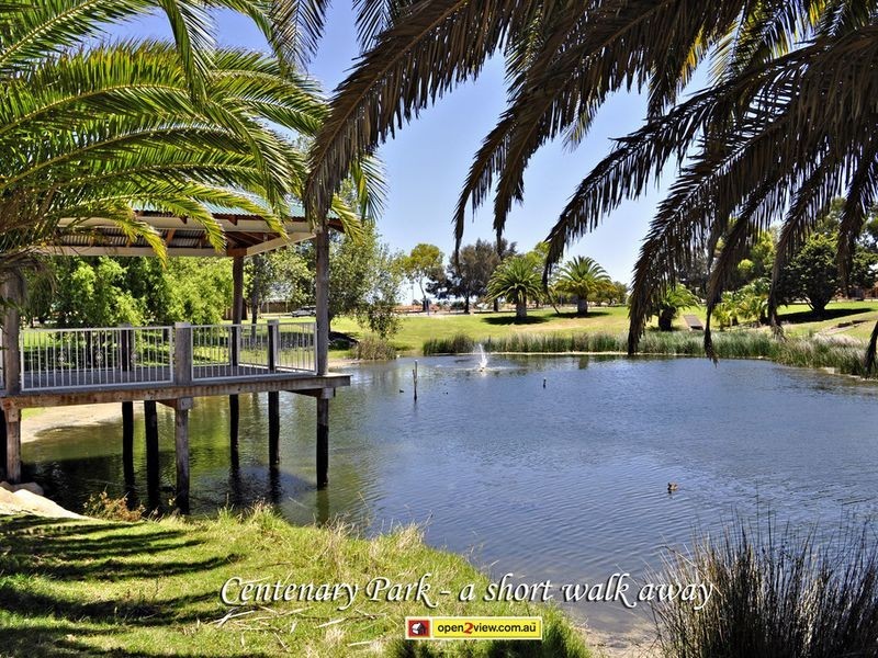 104 Charthouse Road, Waikiki WA 6169