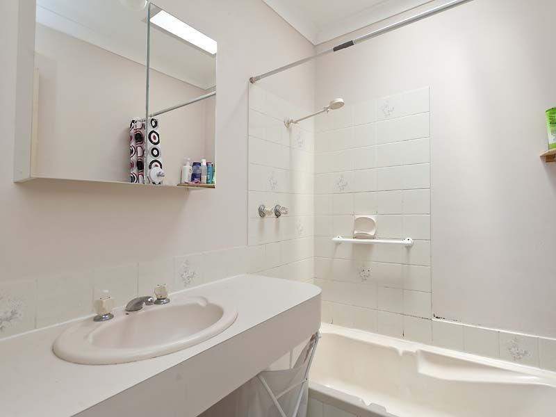 18/98 Simpson Avenue, Rockingham WA 6168