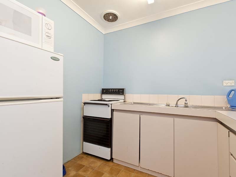 18/98 Simpson Avenue, Rockingham WA 6168