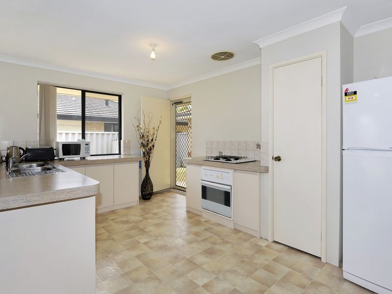 9 Caranja Court, Warnbro WA 6169