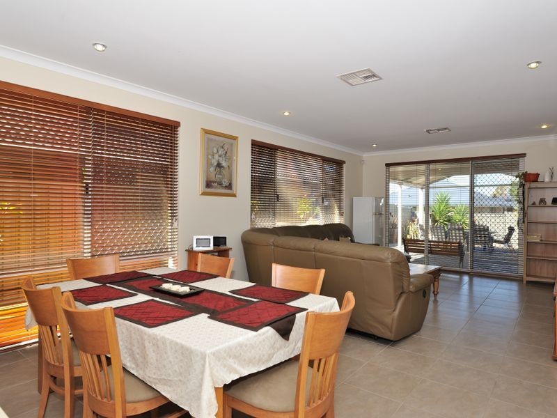 4 Seaford Lane, Secret Harbour WA 6173