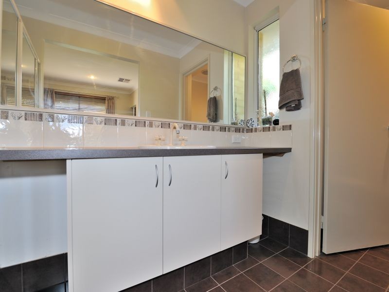 4 Seaford Lane, Secret Harbour WA 6173