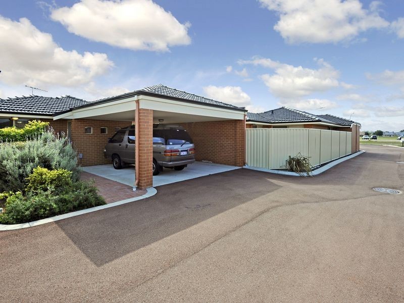 4/51 Laguardia Loop, Port Kennedy WA 6172