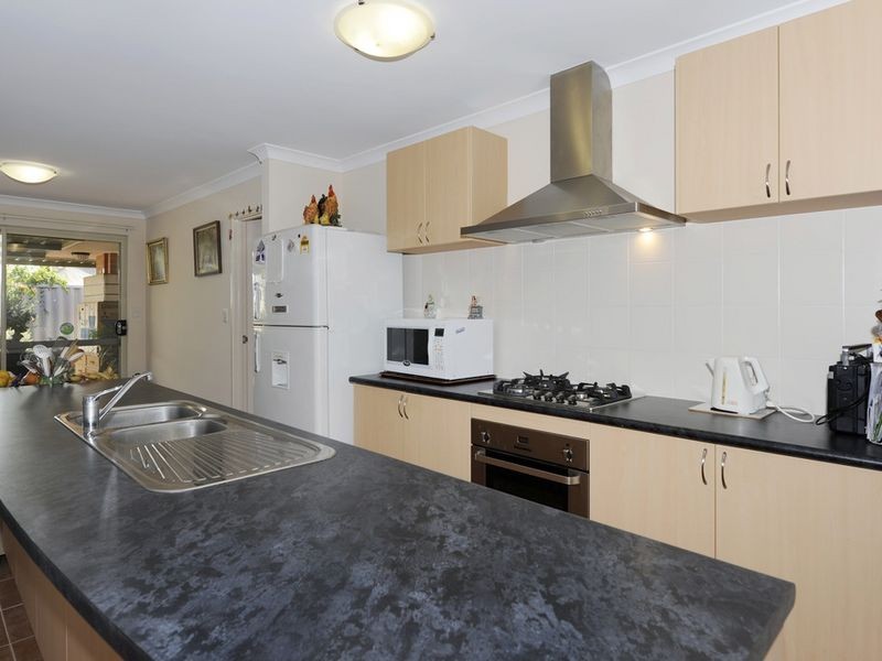 4/51 Laguardia Loop, Port Kennedy WA 6172