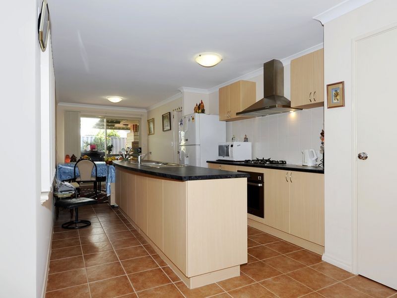 4/51 Laguardia Loop, Port Kennedy WA 6172