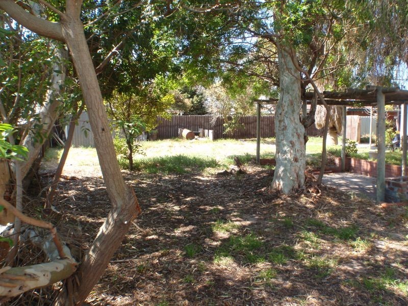13 Cambridge Crescemt, Cooloongup WA 6168