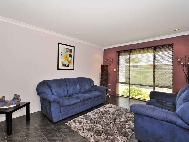 18 Hazlett Place, Waikiki WA 6169
