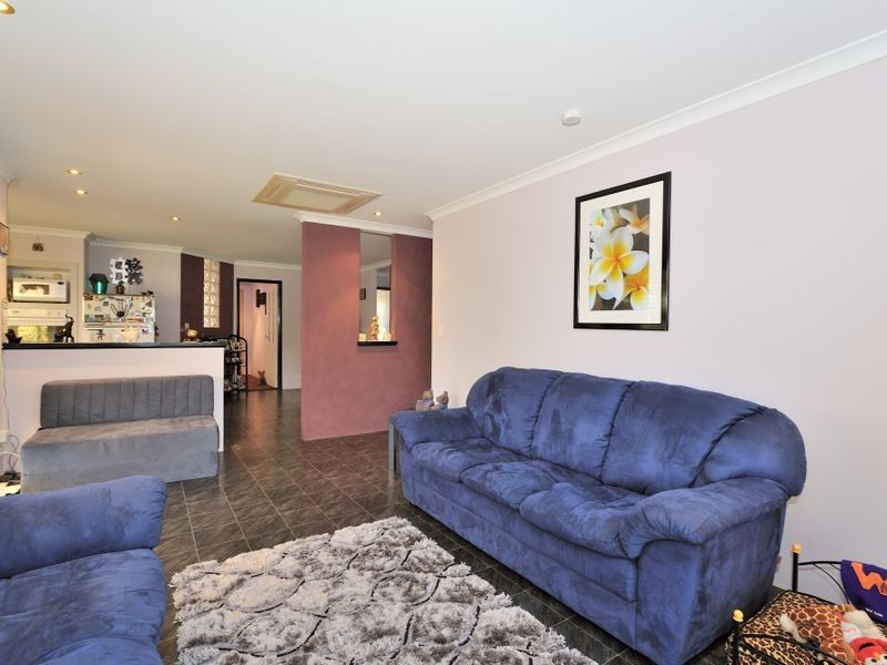 18 Hazlett Place, Waikiki WA 6169