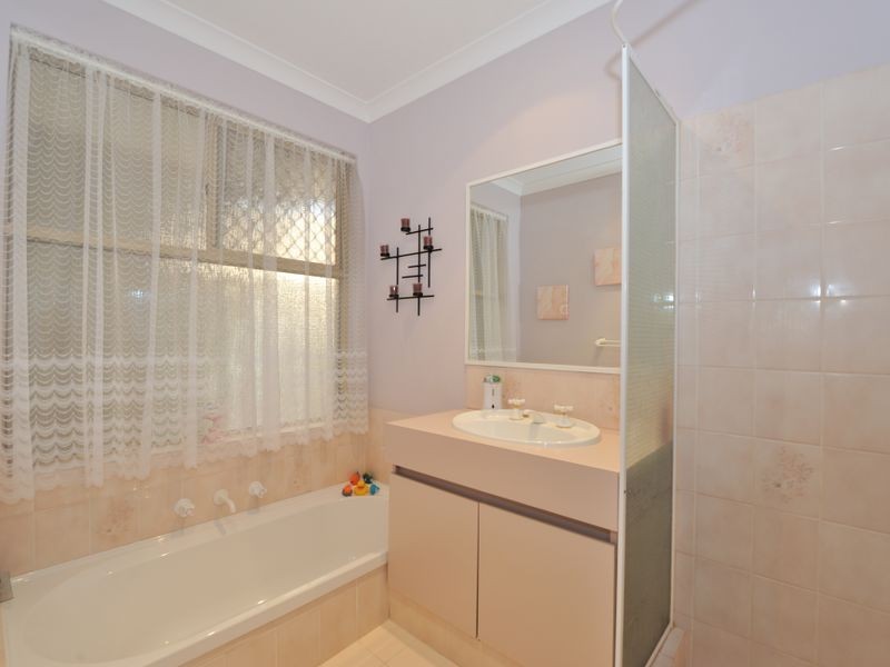 18 Hazlett Place, Waikiki WA 6169