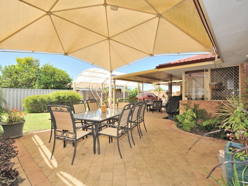 18 Hazlett Place, Waikiki WA 6169