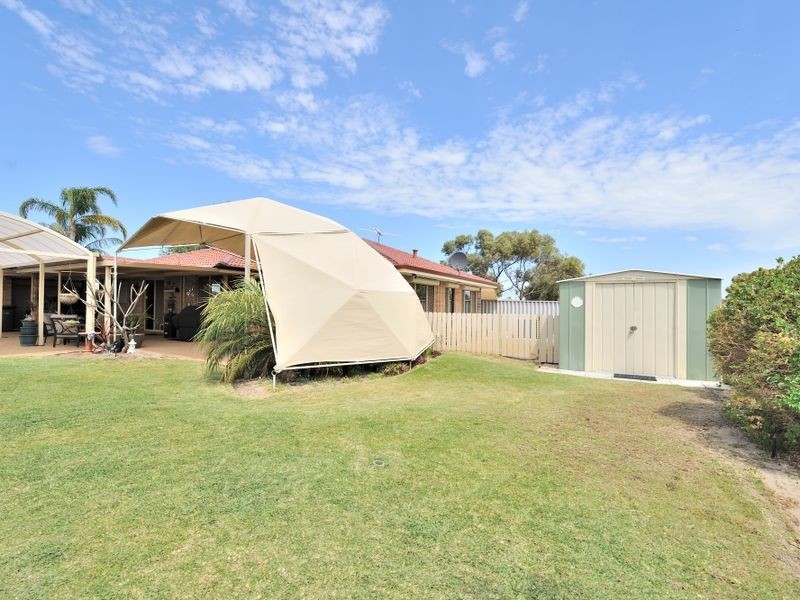 18 Hazlett Place, Waikiki WA 6169