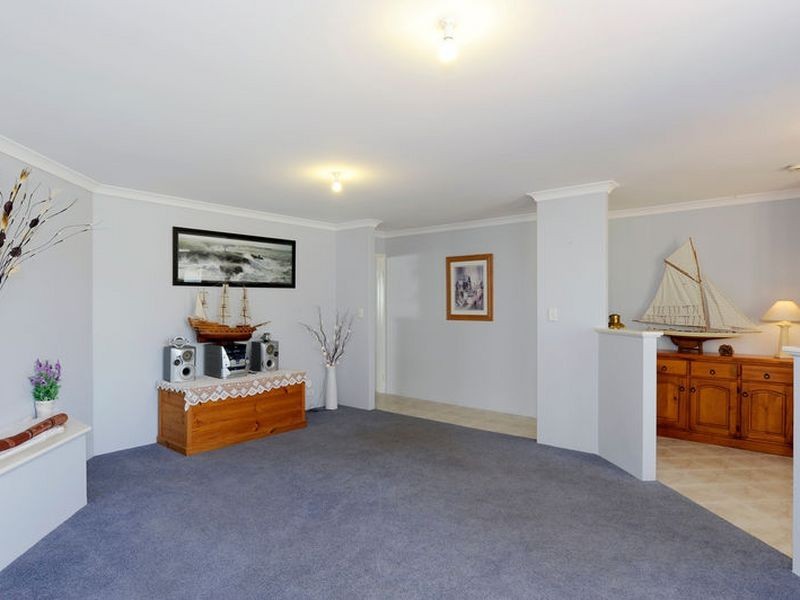 12 Moreton Crescent, Warnbro WA 6169
