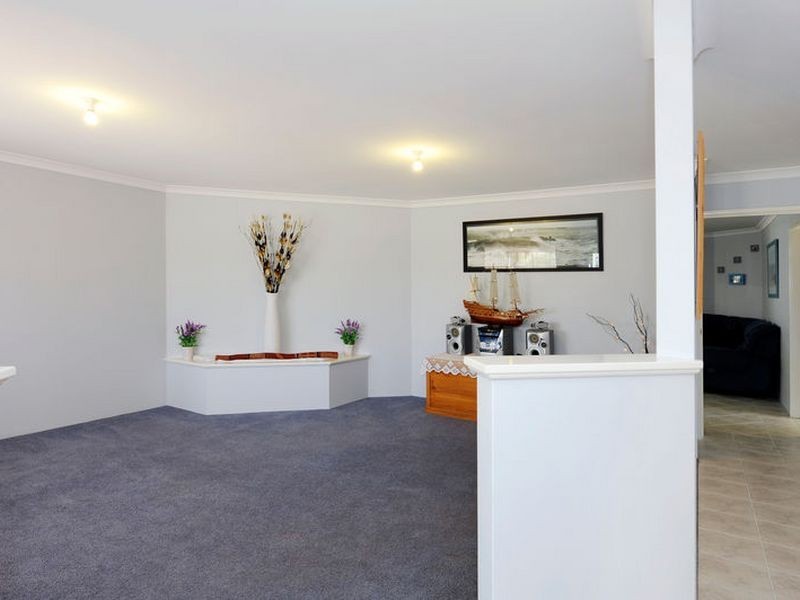 12 Moreton Crescent, Warnbro WA 6169