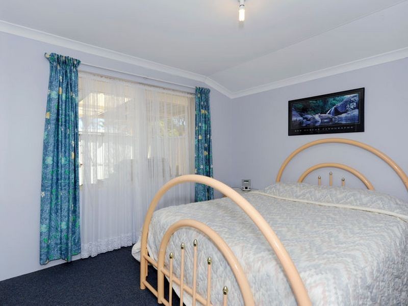 12 Moreton Crescent, Warnbro WA 6169