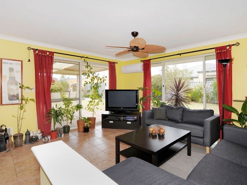 22 Mustique Mews, Secret Harbour WA 6173