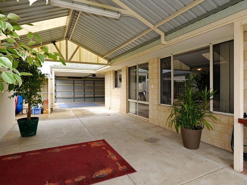 55 San Sebastain Blvd, Port Kennedy WA 6172