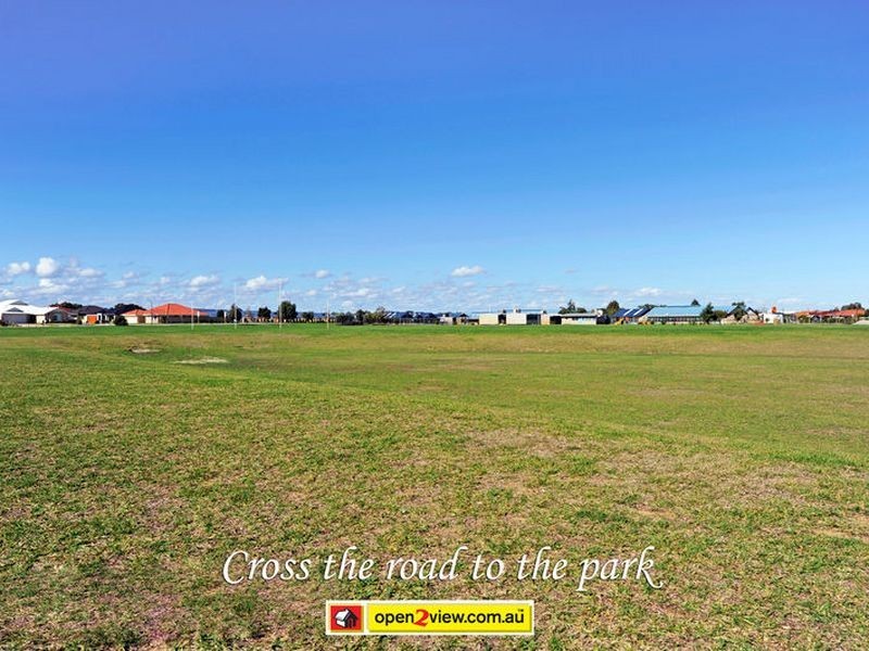 55 San Sebastain Blvd, Port Kennedy WA 6172