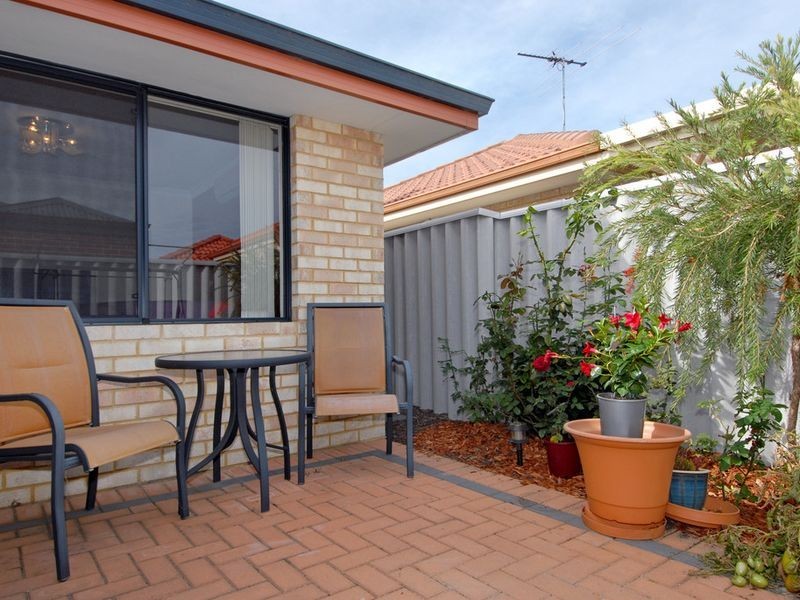 9/6 Bristol Street, Warnbro WA 6169