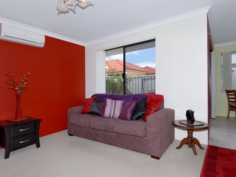 9/6 Bristol Street, Warnbro WA 6169