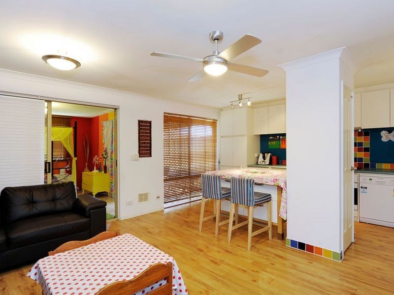 8/11 Merope Close, Rockingham WA 6168