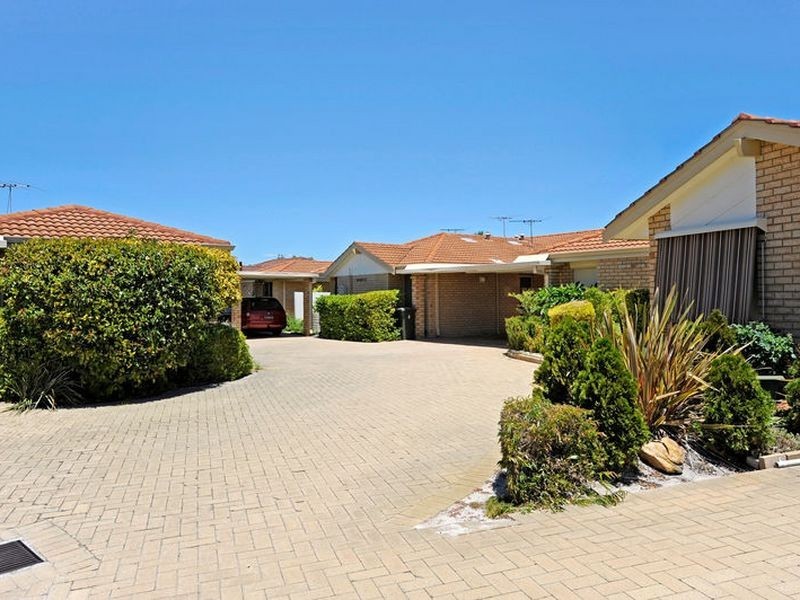 8/11 Merope Close, Rockingham WA 6168