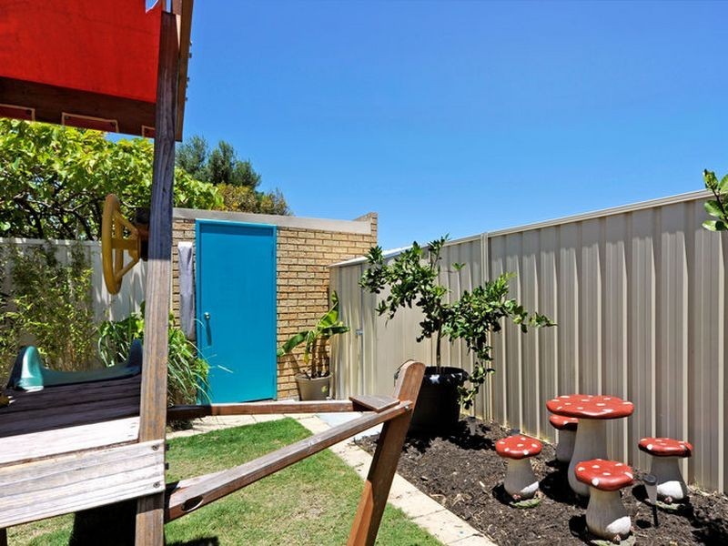 8/11 Merope Close, Rockingham WA 6168