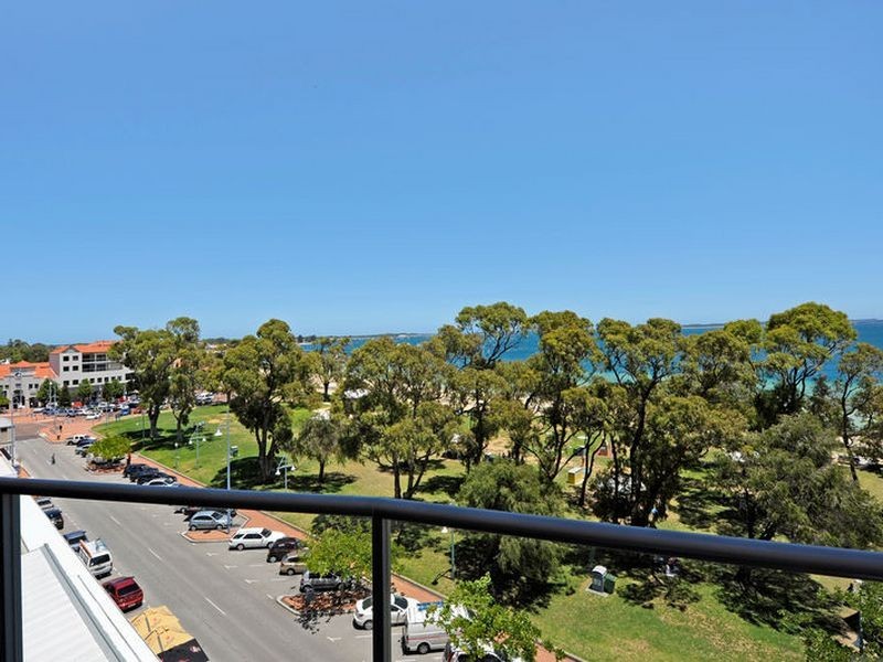 34/17-21 Rockingham Beach Road, Rockingham WA 6168