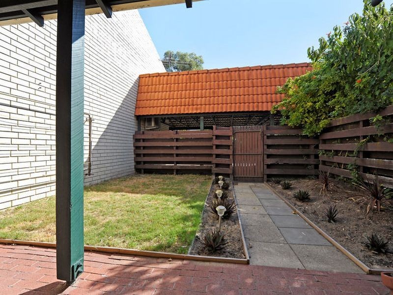 8/13 Merope Close, Rockingham WA 6168