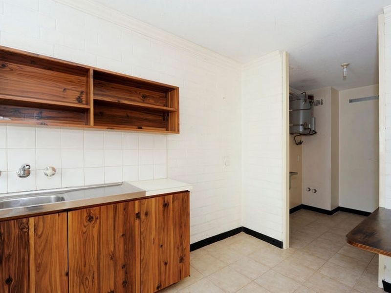 8/13 Merope Close, Rockingham WA 6168