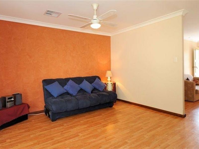 2/11 Bell Street, Rockingham WA 6168