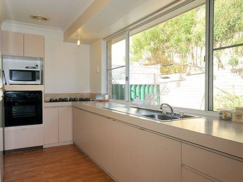 2/11 Bell Street, Rockingham WA 6168