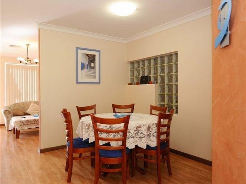 2/11 Bell Street, Rockingham WA 6168